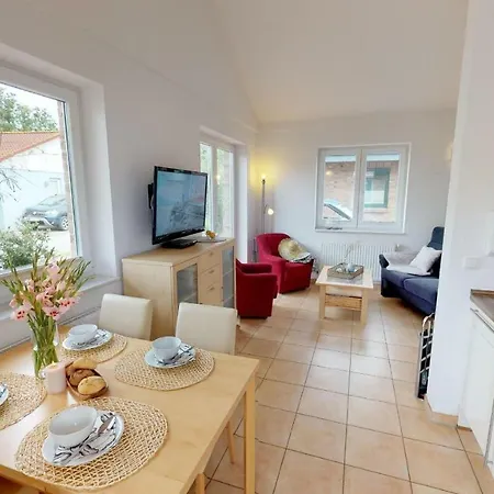 Ferienhaus Südstrand Haus 7 *